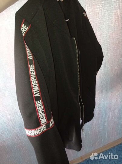 Черная кофта на молнии