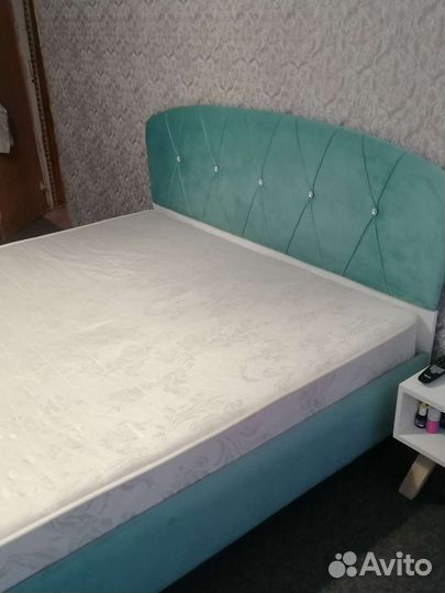 Кровать