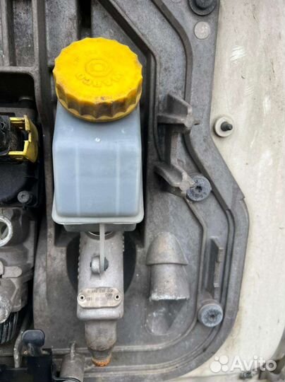 Главный цилиндр сцепления DAF XF106 2015 год