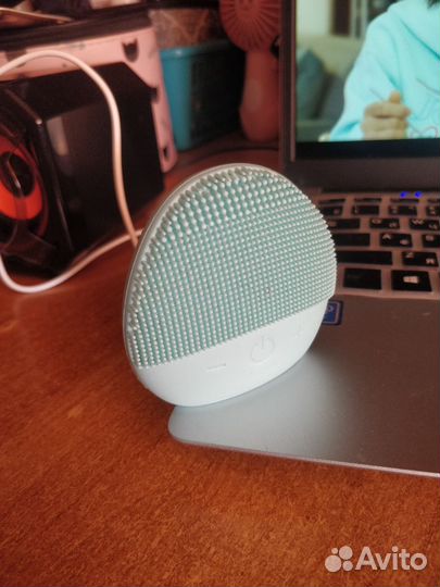 Электрическая щетка для лица