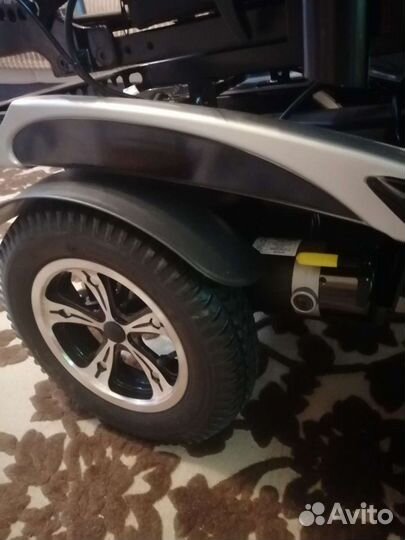 Инвалидная коляска с электроприводом