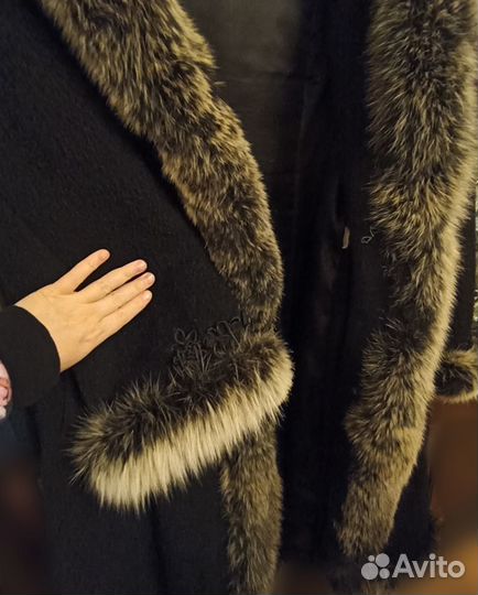 Пальто зимнее р.50 шерсть альпака мохер,мех