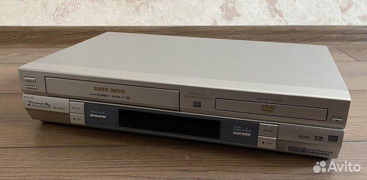 Видеомагнитофон Panasonic