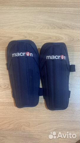 Щитки футбольные