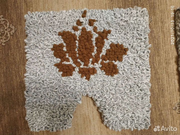 Ручная работа.Коврик для ванной комнаты и туалета