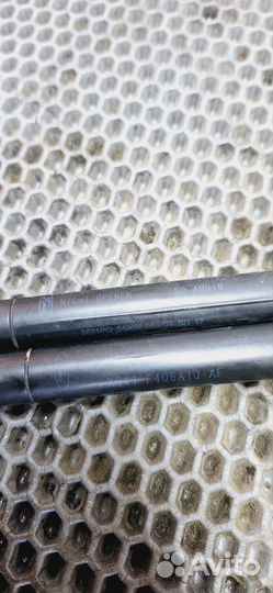 Газовые упоры крышки багажника Ford Focus 1 седан