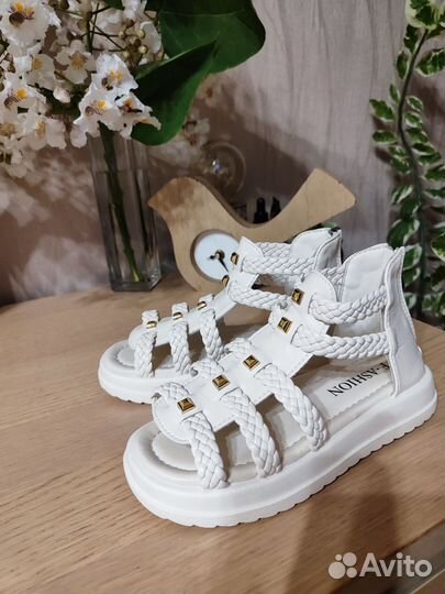 Босоножки для девочки