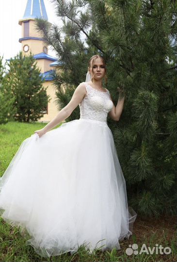 Свадебное платье 44