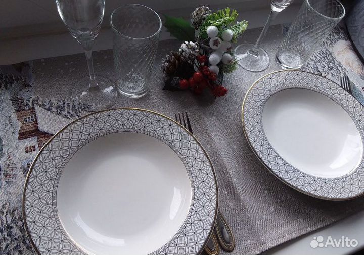 Фарфоровые тарелки