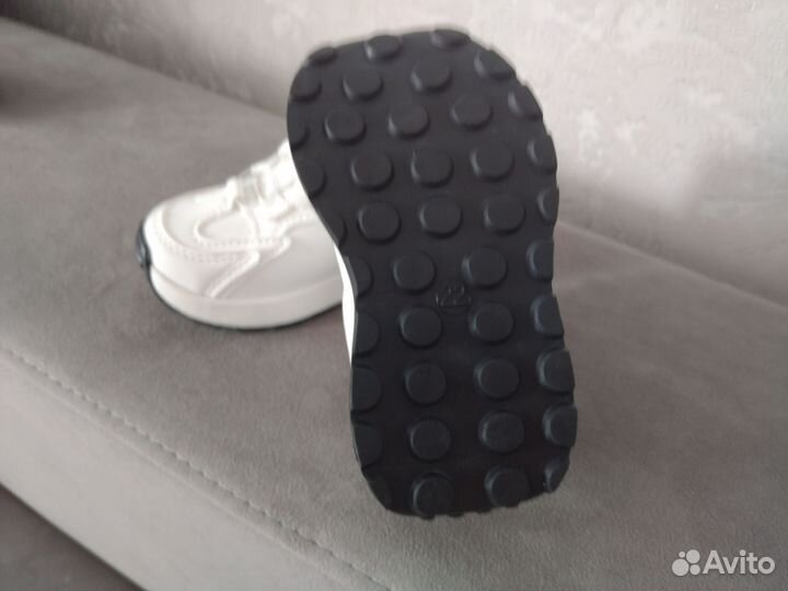 Кроссовки для девочки размер 22