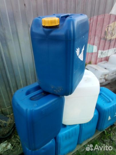 Канистры 30, 20, 10, 5 литров пластиковые