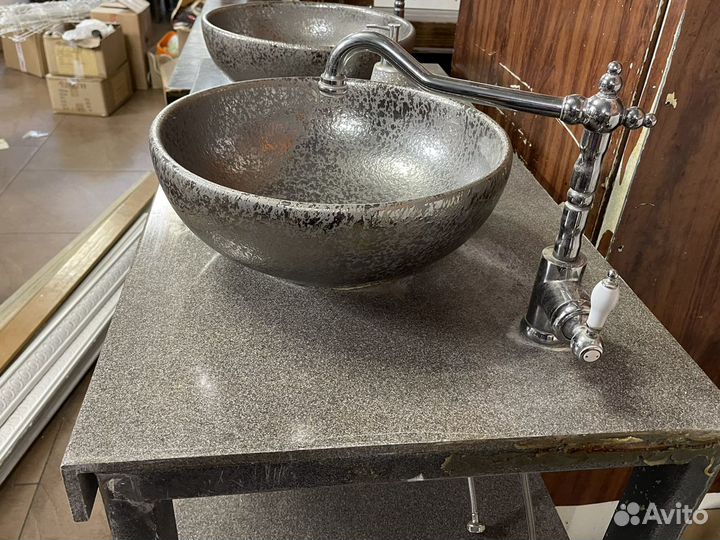 Столешница из искусственного камня и 2 раковины