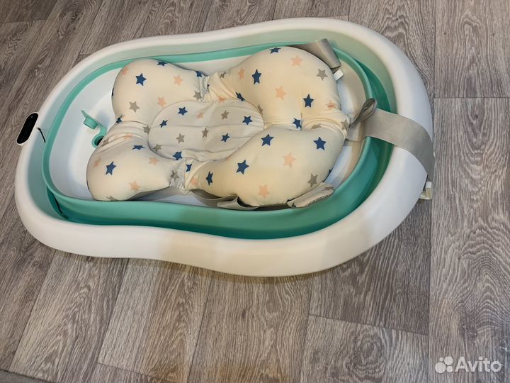 Детская ванночка для купания с подставкой