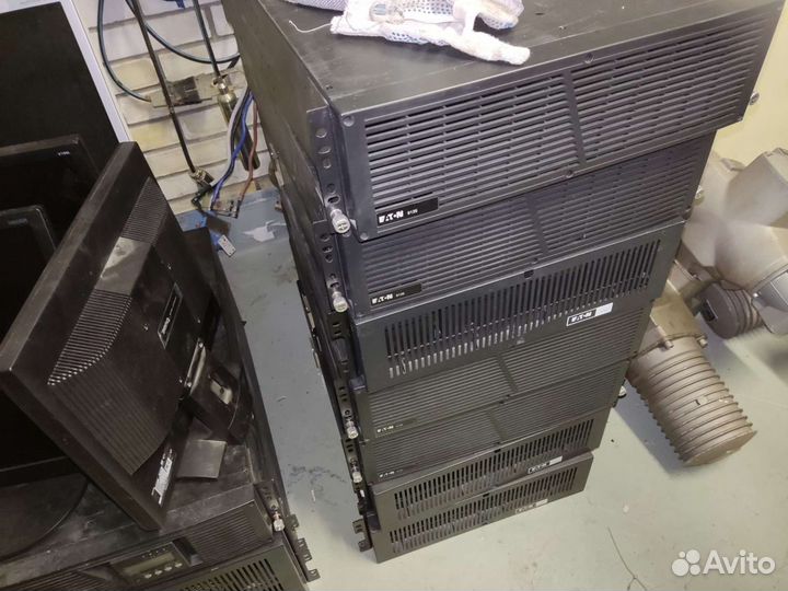 Источник бесперебойного питания Eaton