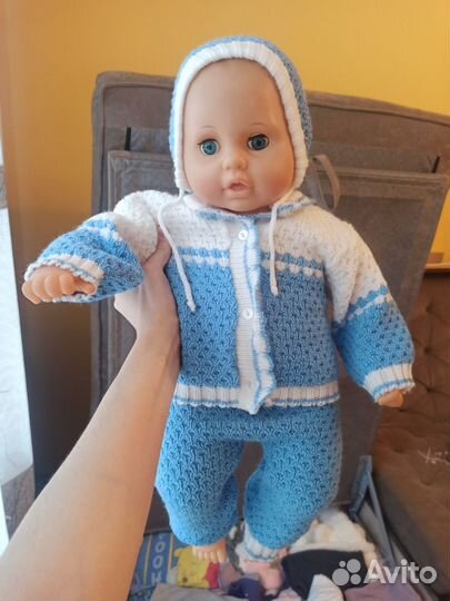 Большой пупс и куклы