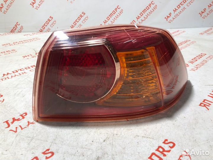 Фонарь задний правый Mitsubishi Lancer 10 седан