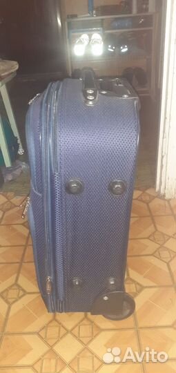 Чемодан на колесах