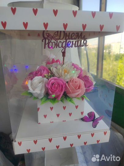 Букет из мыльных роз в коробке с подсветкой