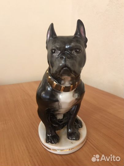 Статуэтка фарфор