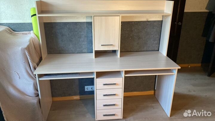 Компьютерный стол на двоих