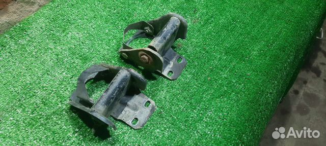 Кронштейн переднего усилителя бампера Audi 80 b4