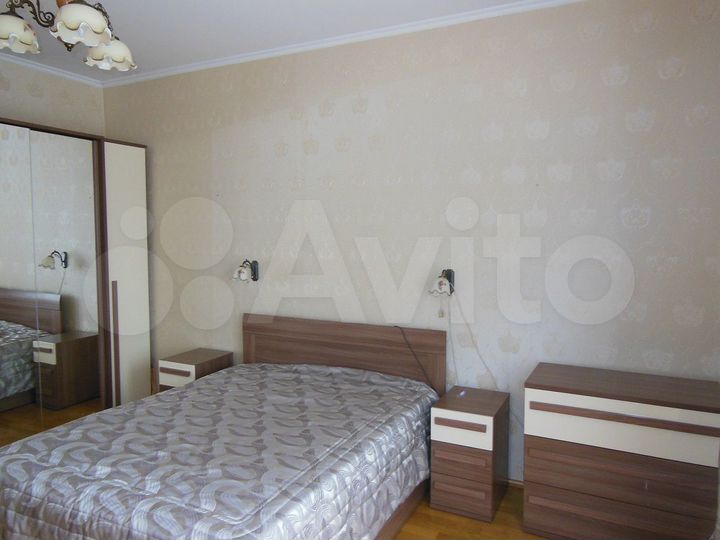 2-к. квартира, 80 м², 3/23 эт.