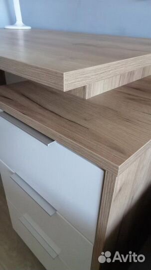 Стол письменный и полка