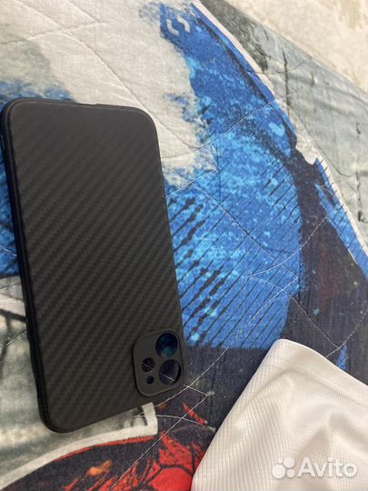 Чехол на iPhone 11