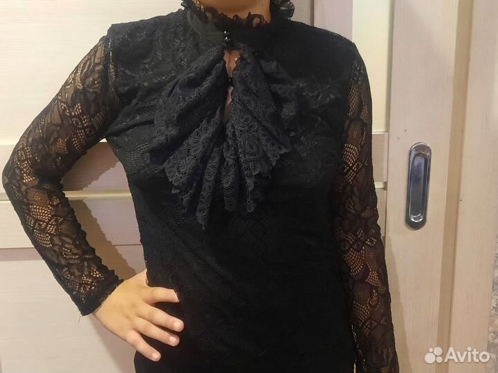 44 кружевная водолазка