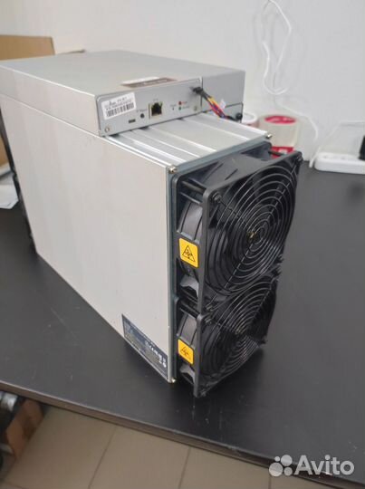 Asic майнер Bitmain Antminer S19