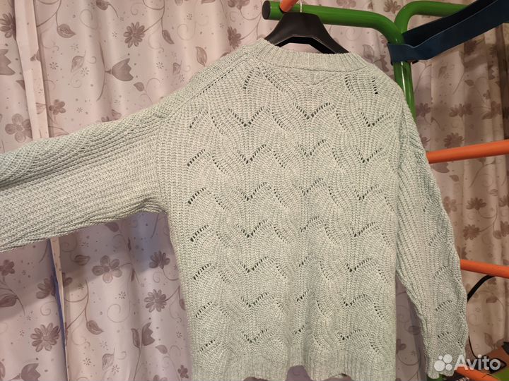 Свитер женский