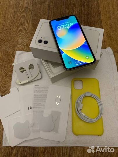 iPhone 11, 64 ГБ