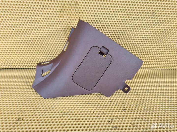 Накладка порога (внутренняя) передняя левая