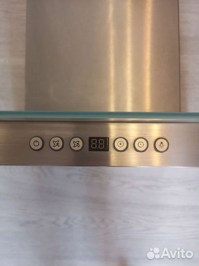 Вытяжка для кухни 60 см Hotpoint Ariston