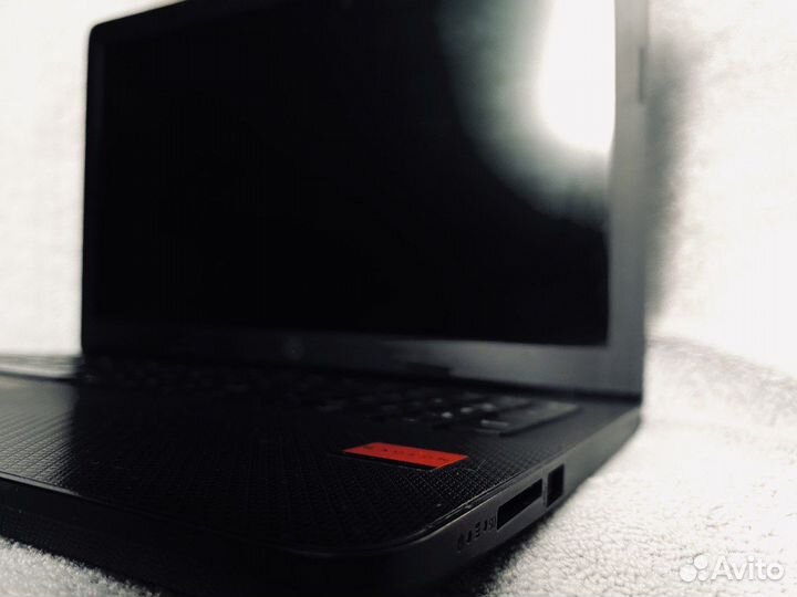 Ноутбук - Две видеокарты 2гб ssd256 гб AMD