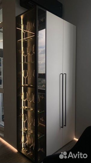 Шкаф с подсветкой