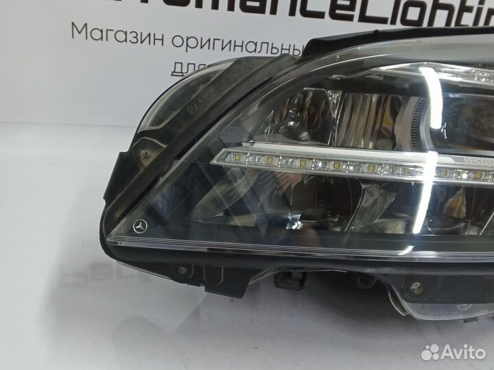 Фара левая Mercedes Benz W218 CLS LED 3 блока