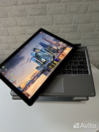 Dell Latitude 7210 2 in 1 i7-10610U/16/256/Intel U