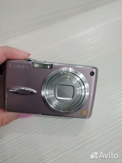 Компактный фотоаппарат