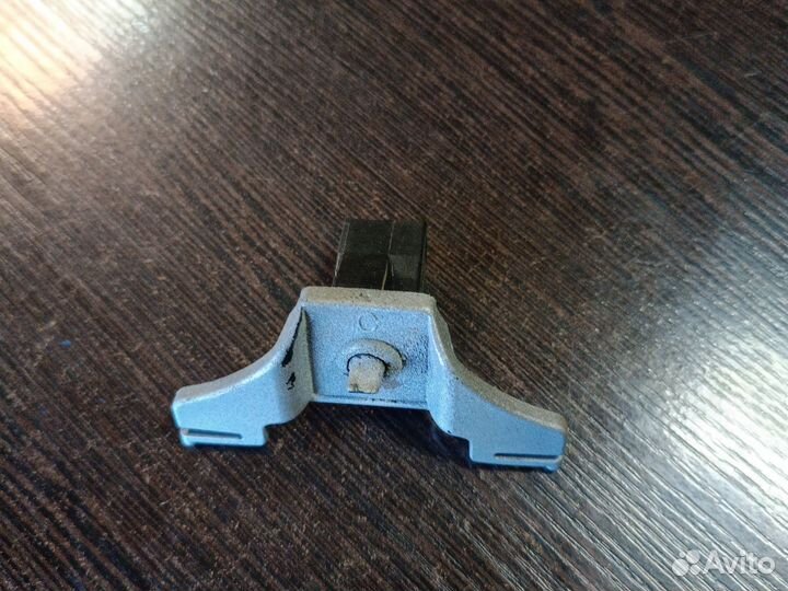 Замок лючка бензобака Мицубиси Лансер 9