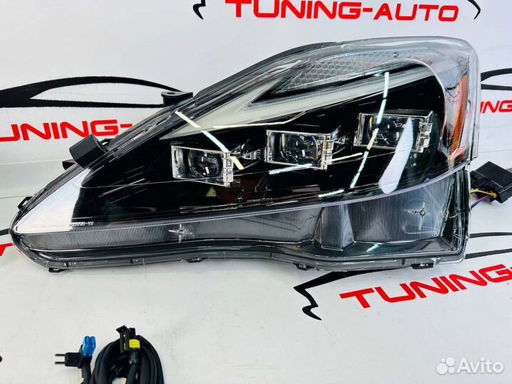 Фары Lexus IS250 05-12г стиль 21 год Vland T1430