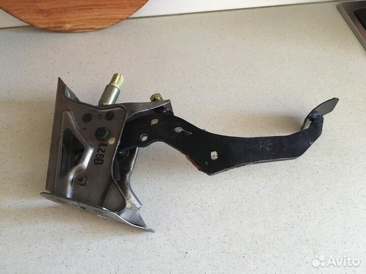 Педаль сцепления Honda Accord VI 2000