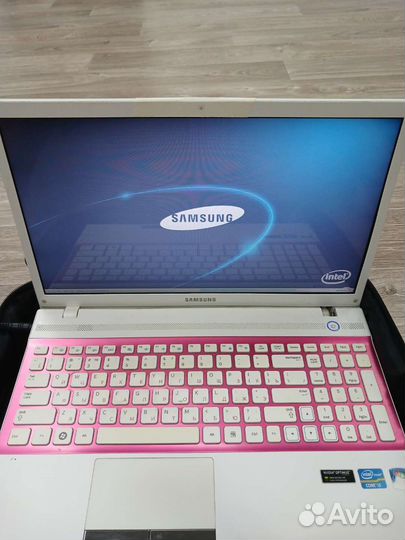 Ноутбук samsung NP300V5A