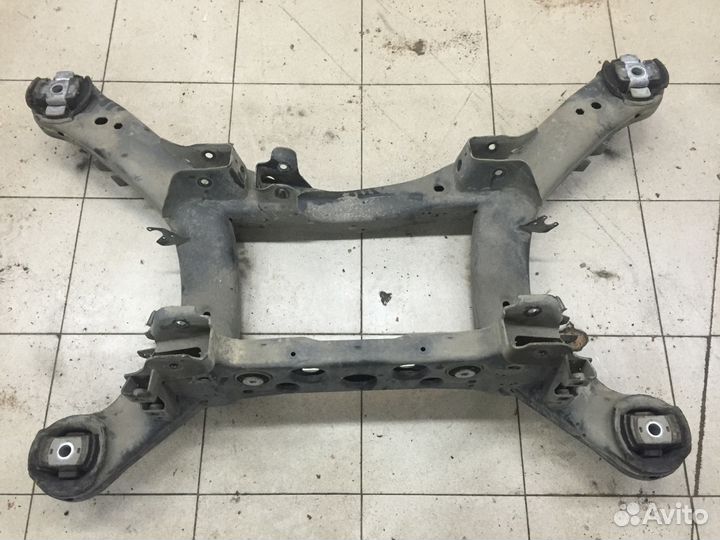 Подрамник задний Мерседес 166 A1663500032