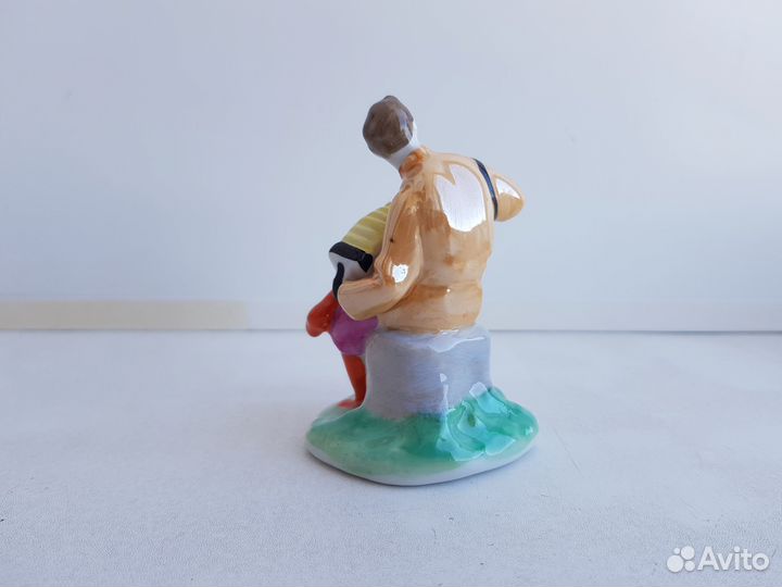 Фарфоровая статуэтка СССР Гармонист Дулево 1962 г