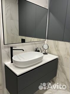 Тумбочка подвесная для ванной комнаты