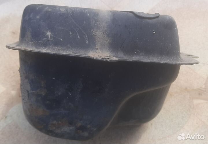 Бензобак от скутера