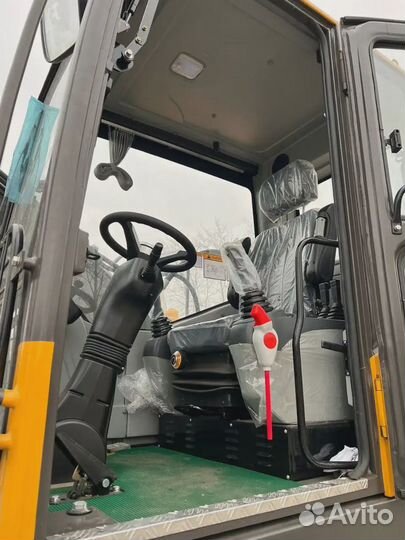 Колёсный экскаватор Bizon K150, 2023