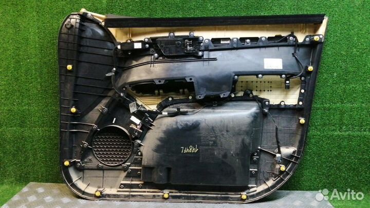 Обшивка двери Kia Mohave Левая Передняя