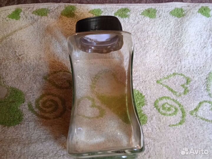 Пустые банки из-под кофе